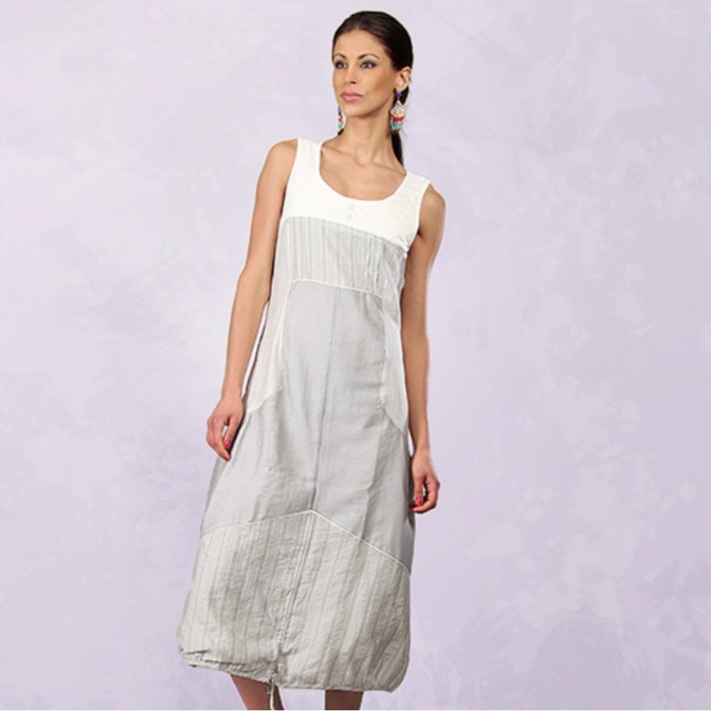 L33 by Virginie & Moi Unique Gray and Off-White Tulip Hem Dress